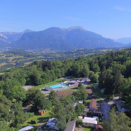 Team Holiday - Camping Le Balcon De Chartreuse Hotel Miribel-les-Échelles Exterior photo
