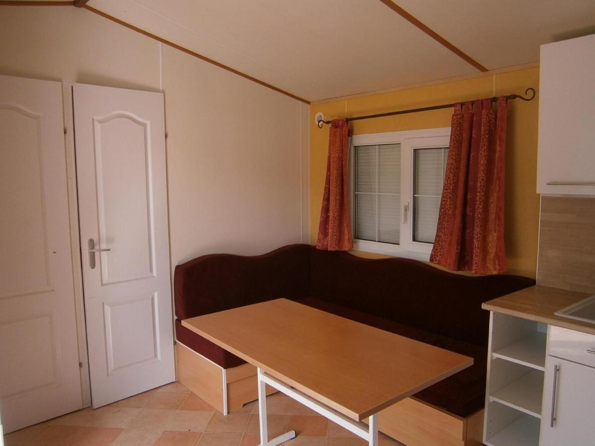 Team Holiday - Camping Le Balcon De Chartreuse Hotel Miribel-les-Échelles Exterior photo