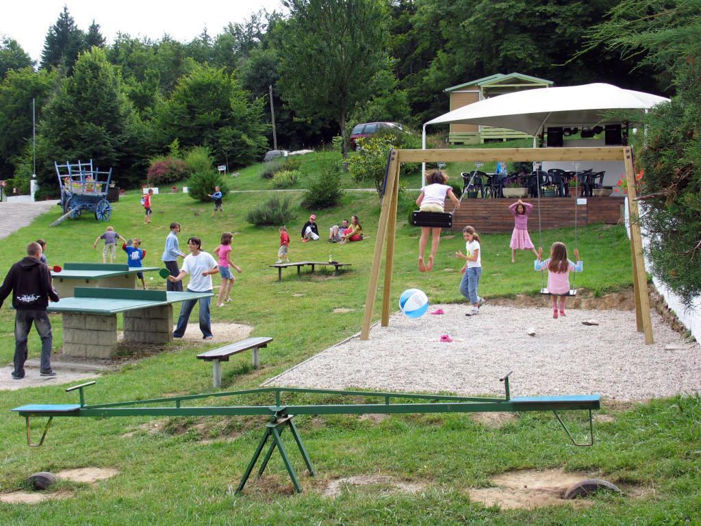 Team Holiday - Camping Le Balcon De Chartreuse Hotel Miribel-les-Échelles Exterior photo