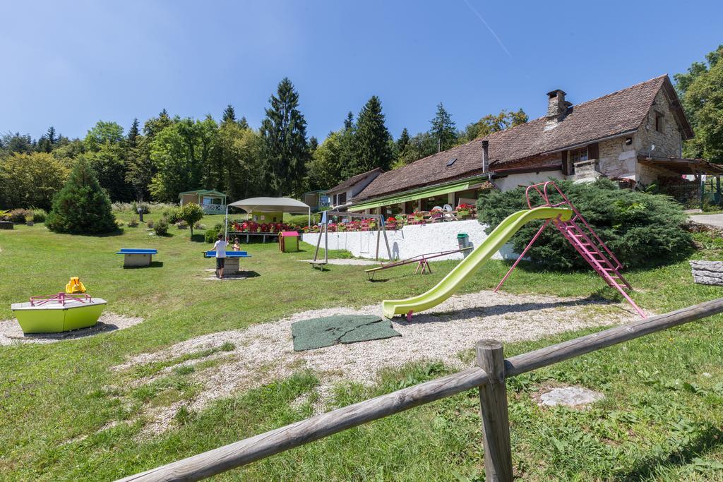 Team Holiday - Camping Le Balcon De Chartreuse Hotel Miribel-les-Échelles Exterior photo